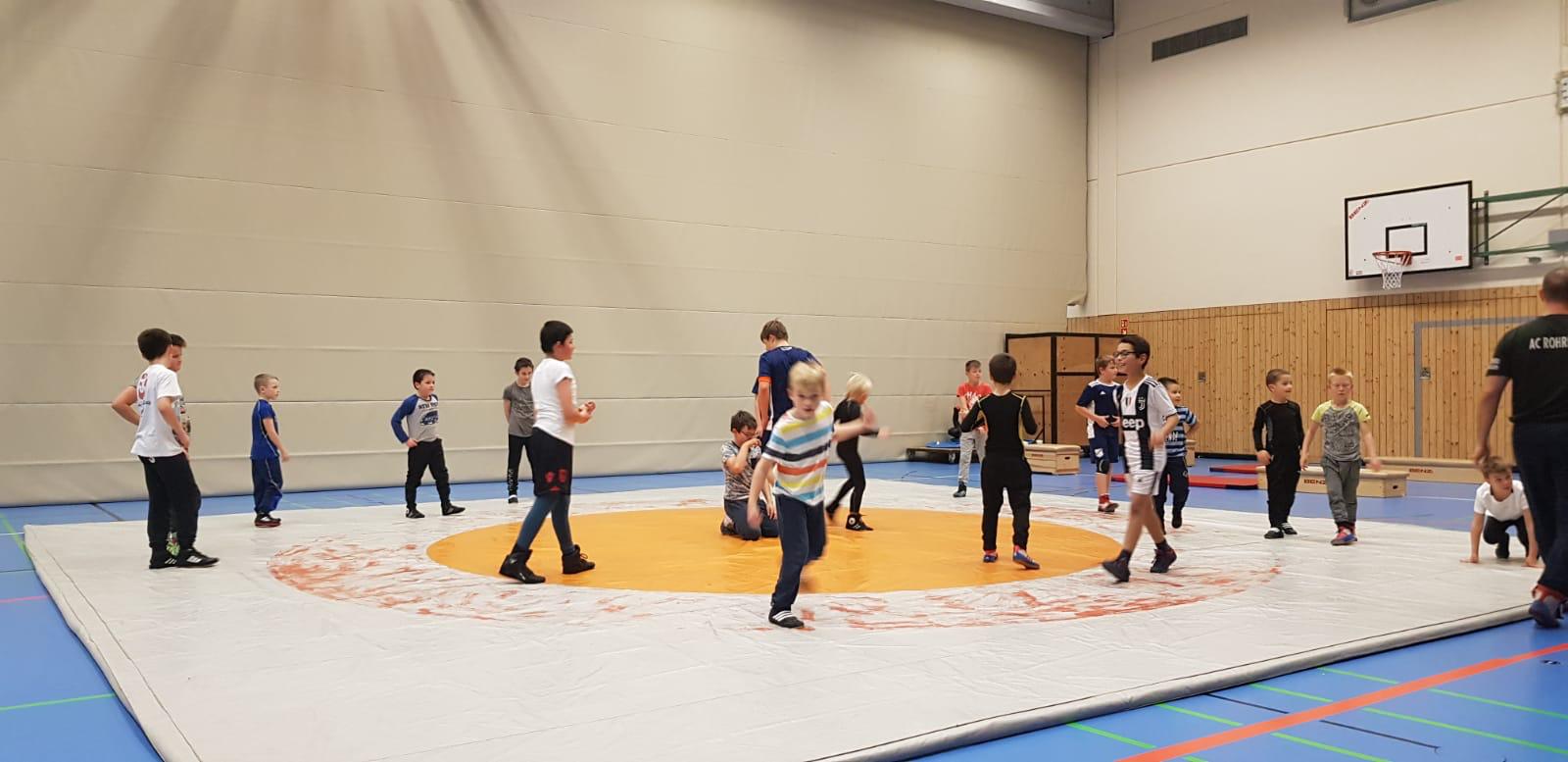 Training in der großen Halle